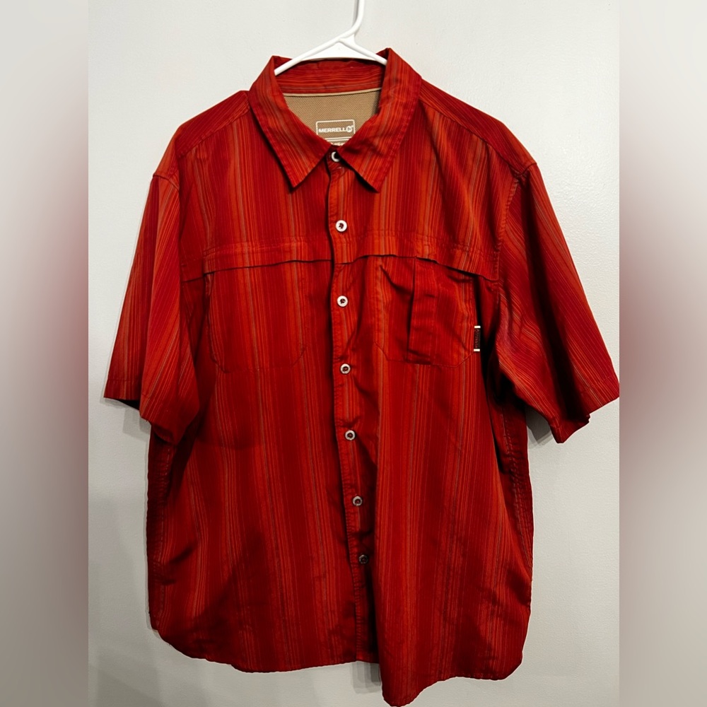 Merrell ‎ Men’s Short Sleeve Button Front Vented Shirt Opti-wick SPF+  Size med